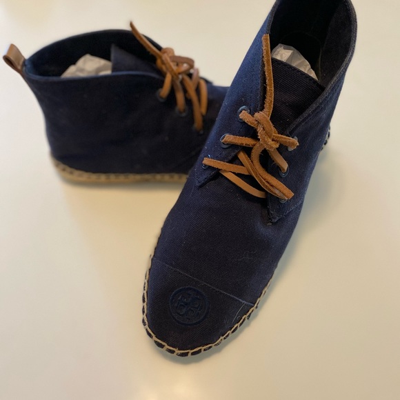 Tori Burch Navy Blue Flat Espadrilles - Picture 2 of 4